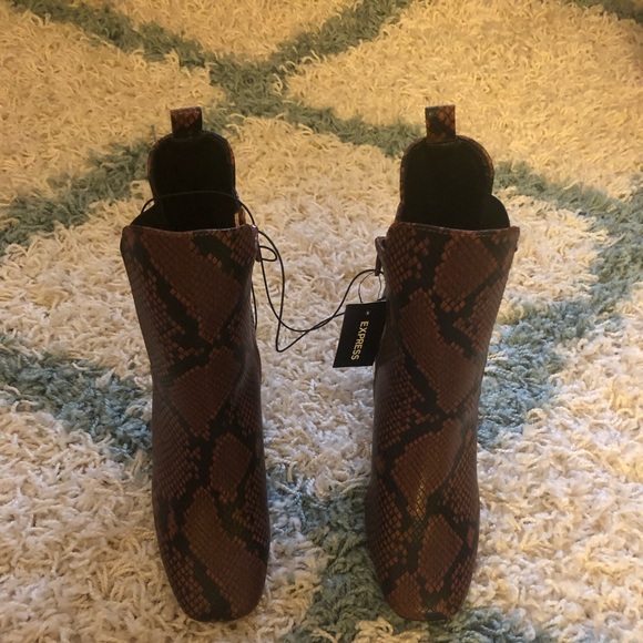 Express Booties - Picture 4 of 6